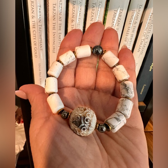 HOWLITE + TIBETAN JAK NATURAL STONES BRACELET size 7” - Picture 8 of 10